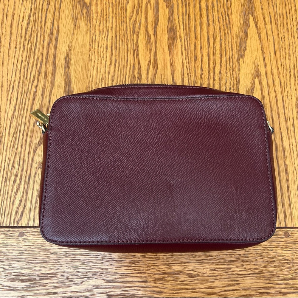 Michael Kors Jet Set Travel Crossbody Bag - Picture 2 of 6